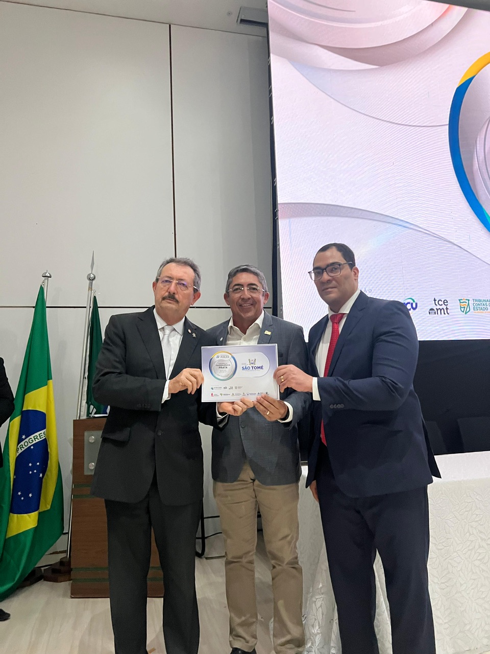 4b7a2193 88e6 4238 a429 b56384ad912d